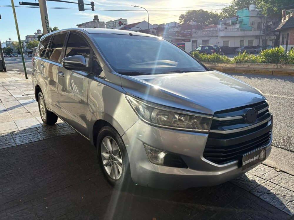 Toyota Innova Sr — foto 15